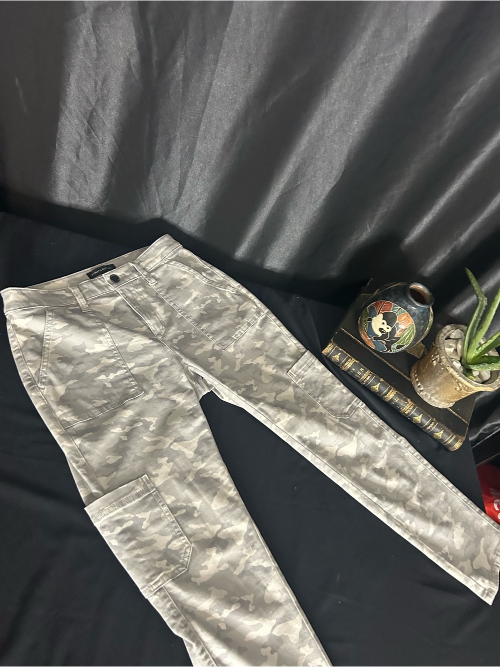 Banana Republic Women's Ankle Cargo Pants in Light Gray Camo